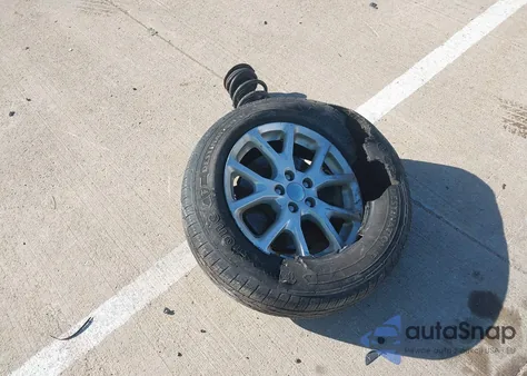 2015 Jeep Cherokee Latitude из США, поврежденный, VIN 1C4PJMCS0FW551907